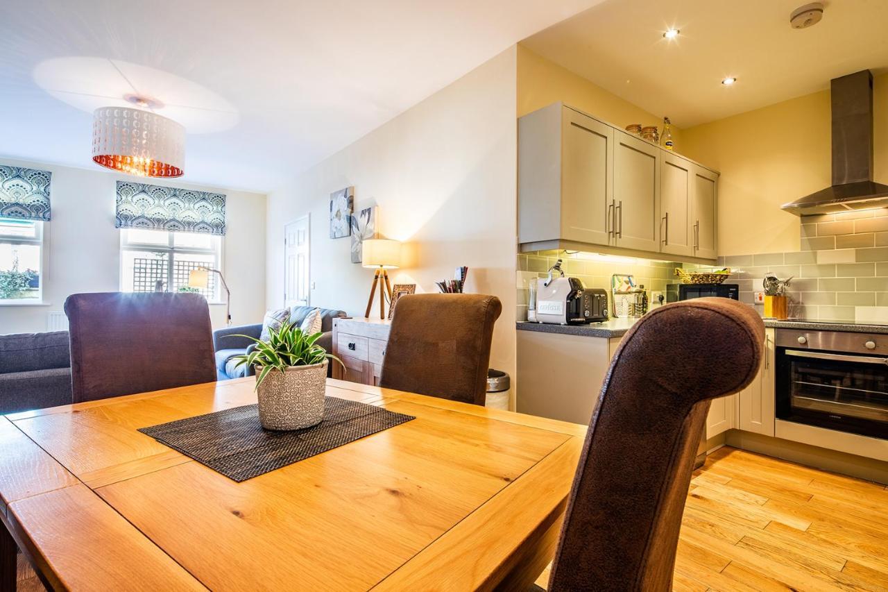 Buxton Centre Cosy Cottage With Free Secure Parking ภายนอก รูปภาพ